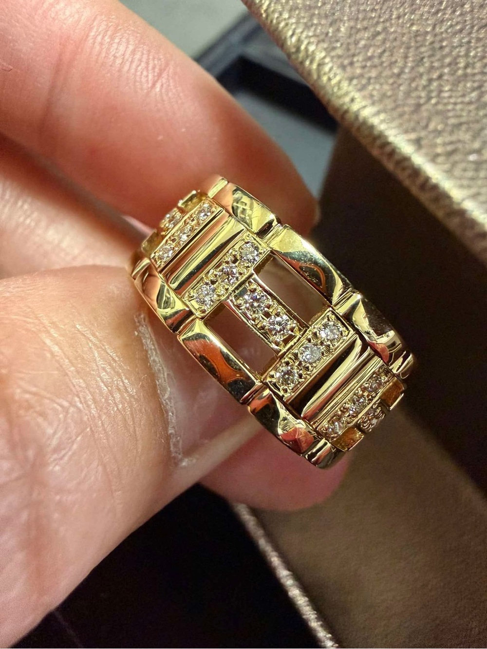 K18 Yellow Gold Men's Chain Link Ring with Natural Diamonds